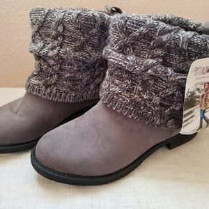 Cozy Muk Luks Short Boots